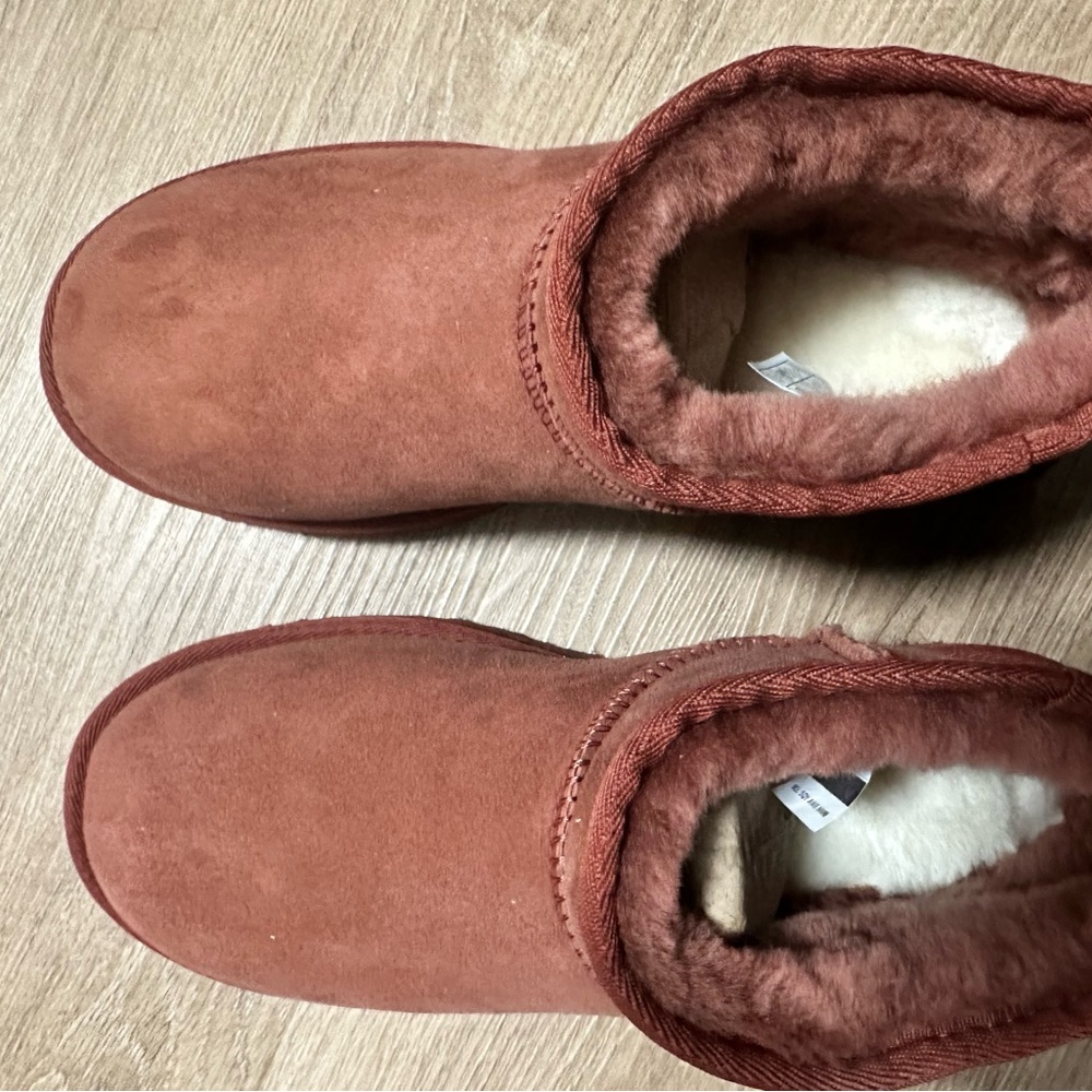 UGG RED JASPER